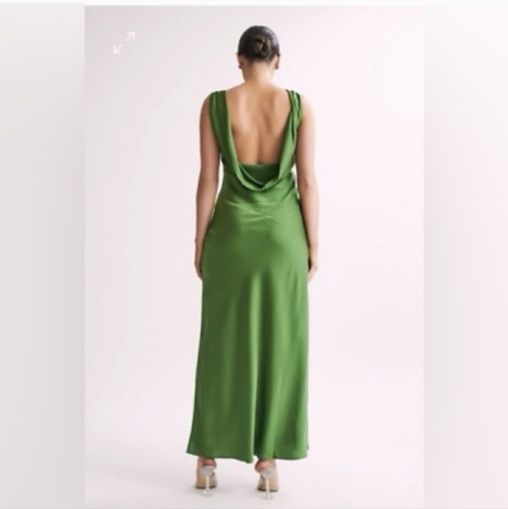 Meshki Elegant GreenCowl Back Evening Dress - New With Tags